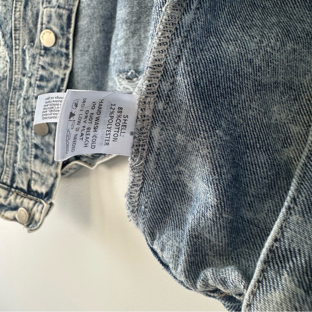 Fantastic Fawn Distressed Denim Jacket Size Large - Picture 6 of 7